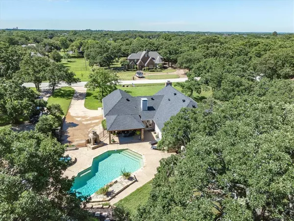 300 Oak Trail Drive, Double Oak, TX 75077