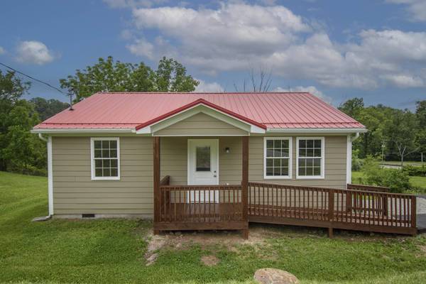 126 Pinnacle ST, Pulaski, VA 24301