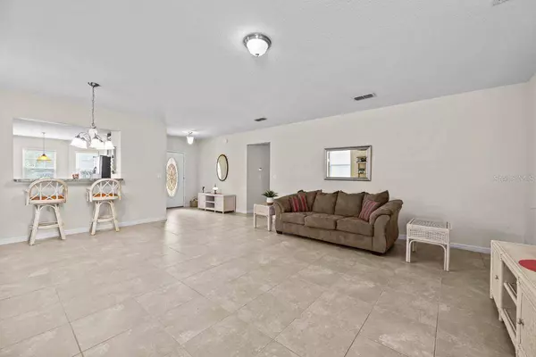 325 RED KITE DR, Groveland, FL 34736