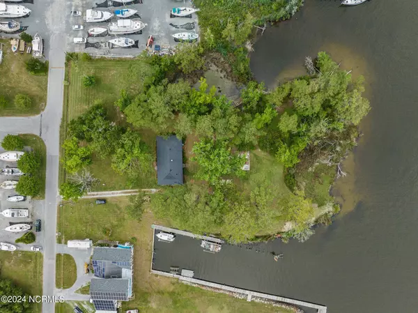 1210 Neuse Drive, Oriental, NC 28571