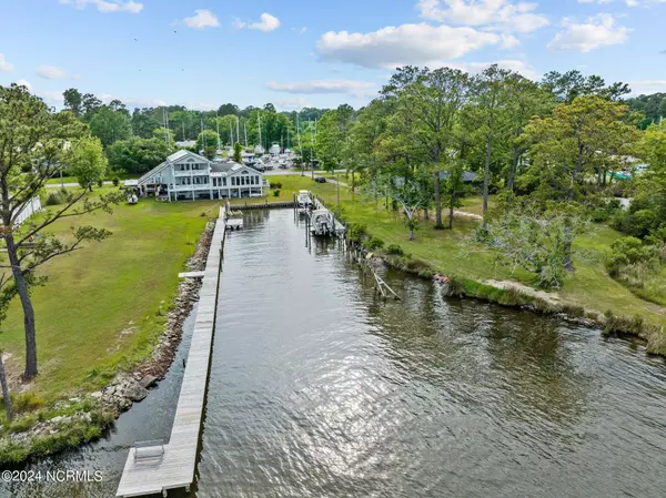 1210 Neuse Drive, Oriental, NC 28571