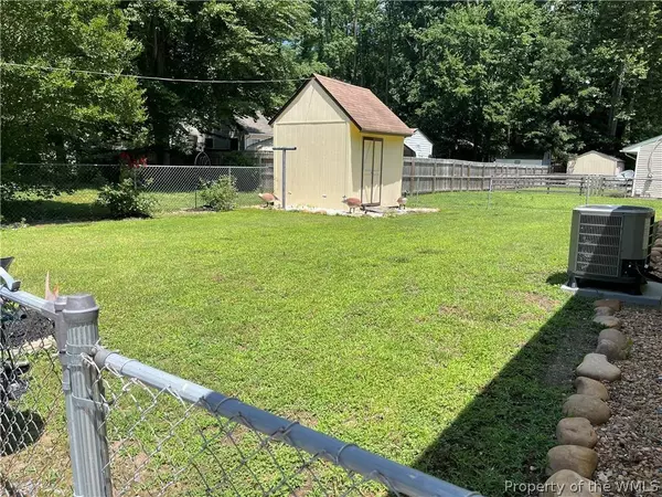 6404 Oak DR, Quinton, VA 23141