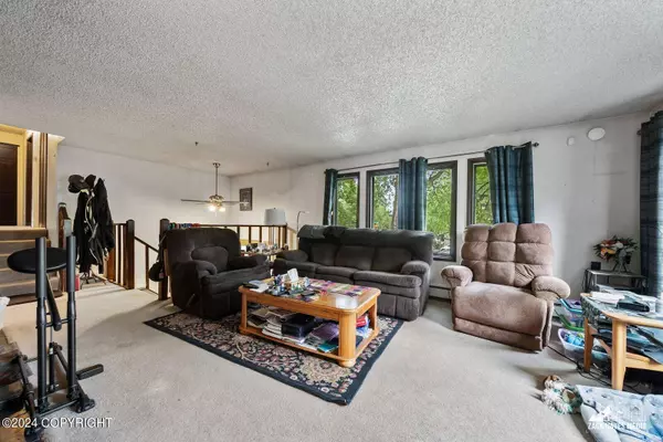 9500 Selkirk DR, Anchorage, AK 99502