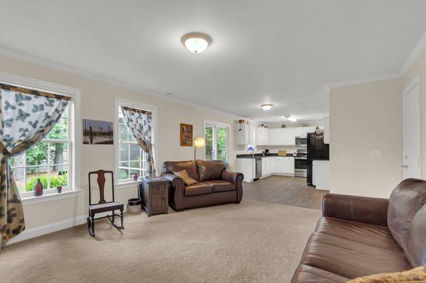 432 Black Horse Rd, Moncks Corner, SC 29461