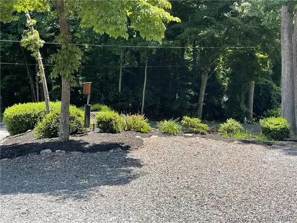 6404 Oak DR, Quinton, VA 23141