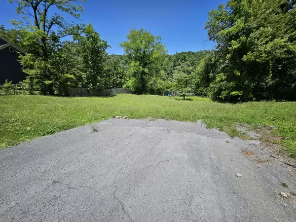 2535 Leaning Tree Ln, Chattanooga, TN 37415