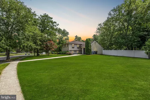 9 EVERGREEN TRL, Medford, NJ 08055