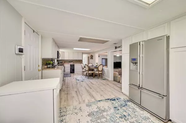 230 Sailfish Drive, Mabank, TX 75156