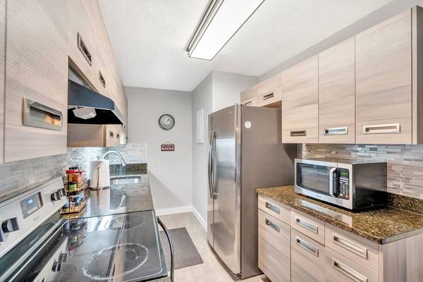 207 Samoset St #B2, Plymouth, MA 02360