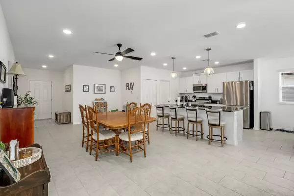 953 Edensor LN, Rockledge, FL 32955