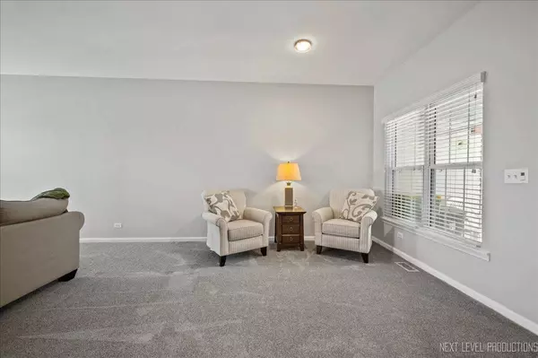 195 Janet CT, Fox Lake, IL 60020