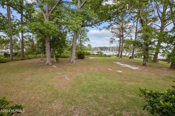 1210 Neuse Drive, Oriental, NC 28571