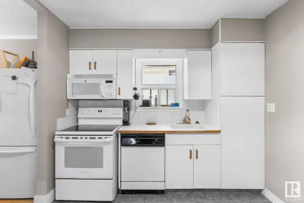 10136 73 ST NW, Edmonton, AB T6A 2W9