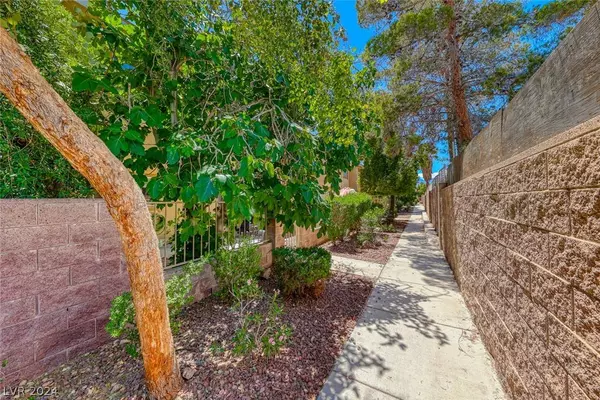 6448 Big Pine Way, Las Vegas, NV 89108