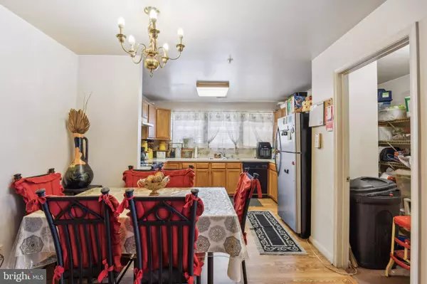 4126 CANDY APPLE LN #1, Suitland, MD 20746