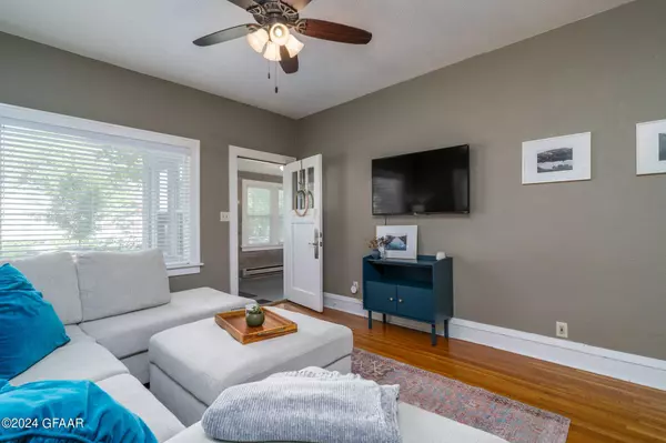 709 COTTONWOOD Street, Grand Forks, ND 58201