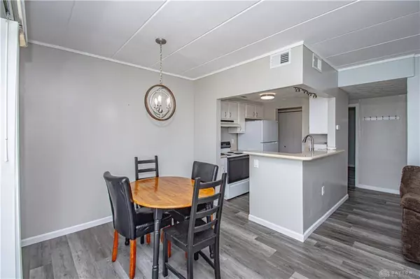 1116 Eagle Feather Circle #F, West Carrollton, OH 45449