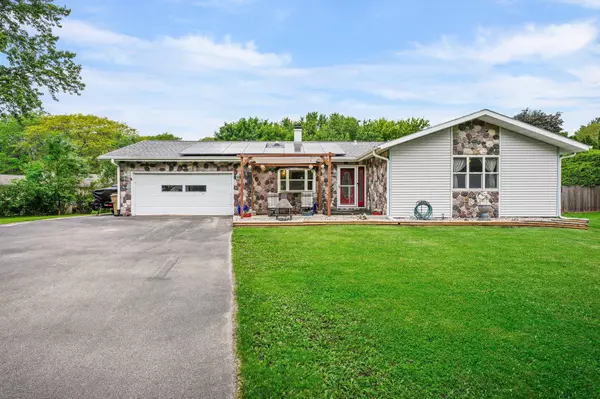 18 Coffey Circle, Madison, WI 53716