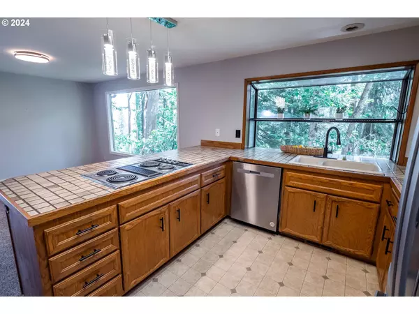 784 BROOKSIDE DR, Eugene, OR 97405