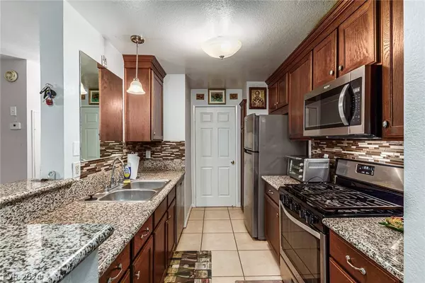 2200 S Fort Apache Road #2108, Las Vegas, NV 89117