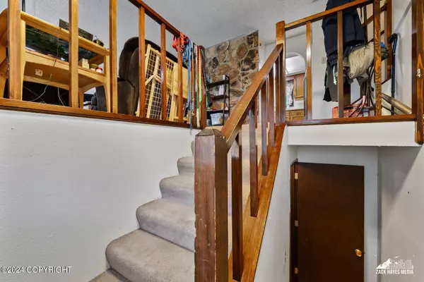 9500 Selkirk DR, Anchorage, AK 99502