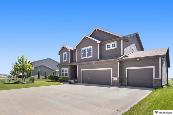 10507 S 110th Street, Papillion, NE 68046