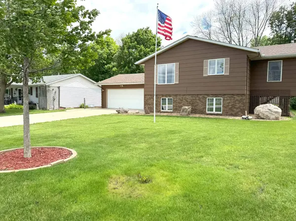 223 S Buffalo ST, Belle Plaine, MN 56011