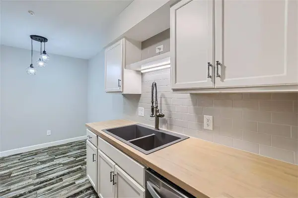 7412 W 22nd ST #214, Saint Louis Park, MN 55426