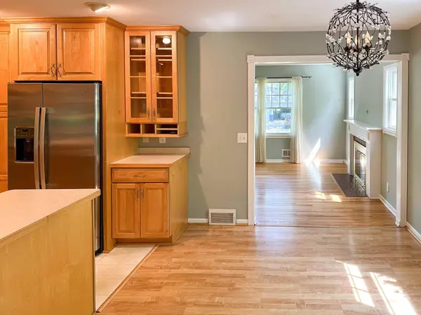 18945 Easton RD, Deephaven, MN 55391