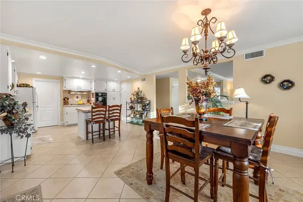 1517 E 19th ST, Santa Ana, CA 92705