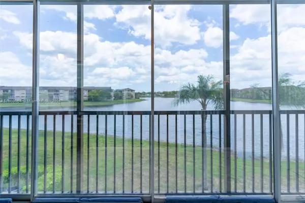 901 SW 141st Ave #312M, Pembroke Pines, FL 33027