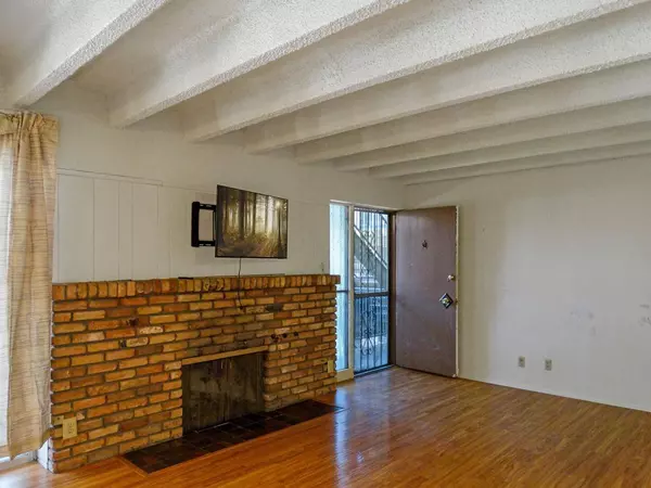 1100 Alvarado DR SE #208, Albuquerque, NM 87108