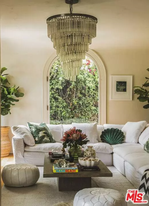 2126 E Live Oak DR, Los Angeles, CA 90068