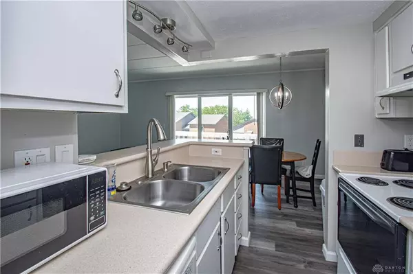 1116 Eagle Feather Circle #F, West Carrollton, OH 45449