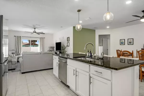 953 Edensor LN, Rockledge, FL 32955