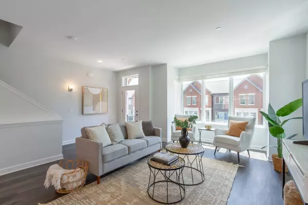 1251 Gateway CT, Northbrook, IL 60062