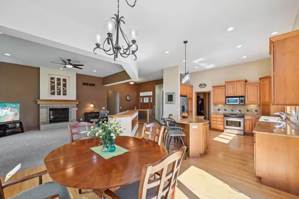 602 Pleasant Valley Parkway, Waunakee, WI 53597