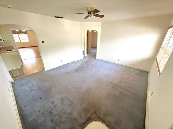 1502 E MIMOSA DR, Plant City, FL 33563