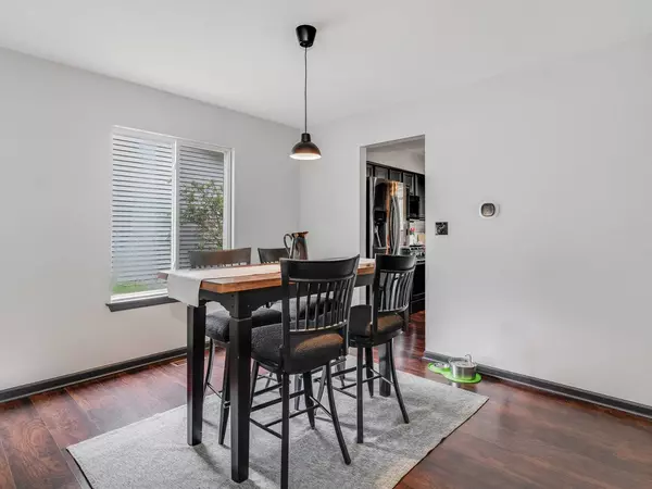 2051 Crossing LN, Naperville, IL 60540