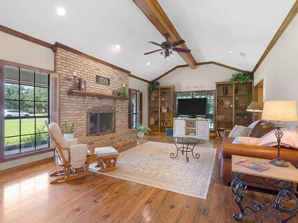 300 Oak Trail Drive, Double Oak, TX 75077