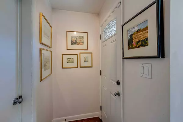 1125 Maggie ST SE, Calgary, AB T2G4L8