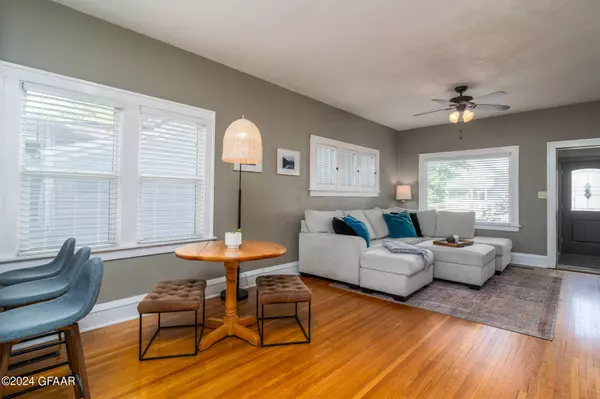 709 COTTONWOOD Street, Grand Forks, ND 58201