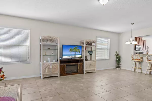 325 RED KITE DR, Groveland, FL 34736