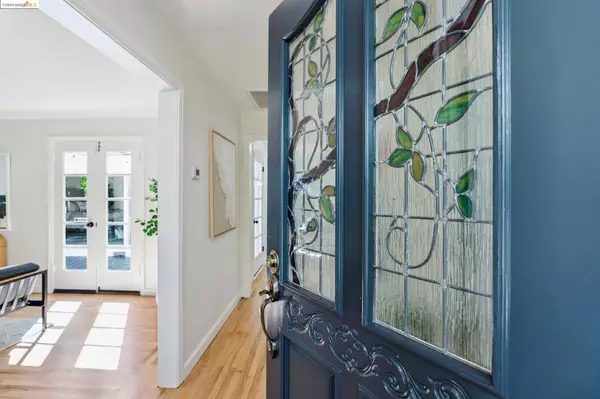 1005 Homestead Ave, Walnut Creek, CA 94598