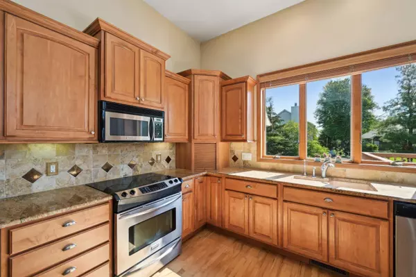 602 Pleasant Valley Parkway, Waunakee, WI 53597