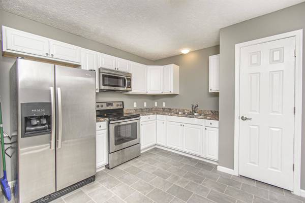 126 Pinnacle ST, Pulaski, VA 24301