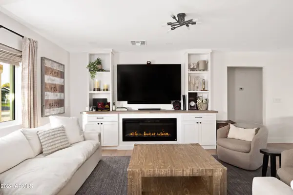 7021 E DREYFUS Avenue, Scottsdale, AZ 85254