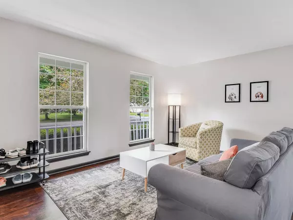 2051 Crossing LN, Naperville, IL 60540