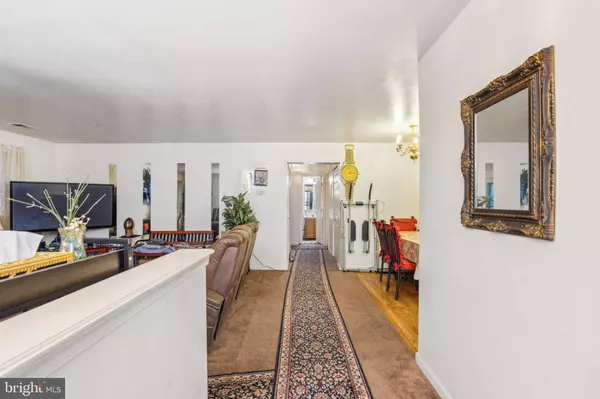 4126 CANDY APPLE LN #1, Suitland, MD 20746