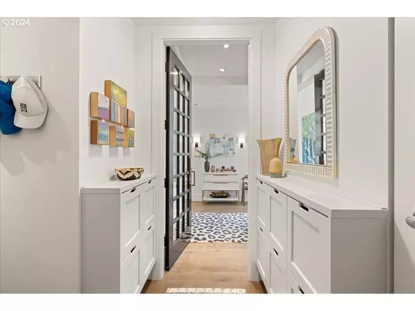 137 FURNACE ST, Lake Oswego, OR 97034